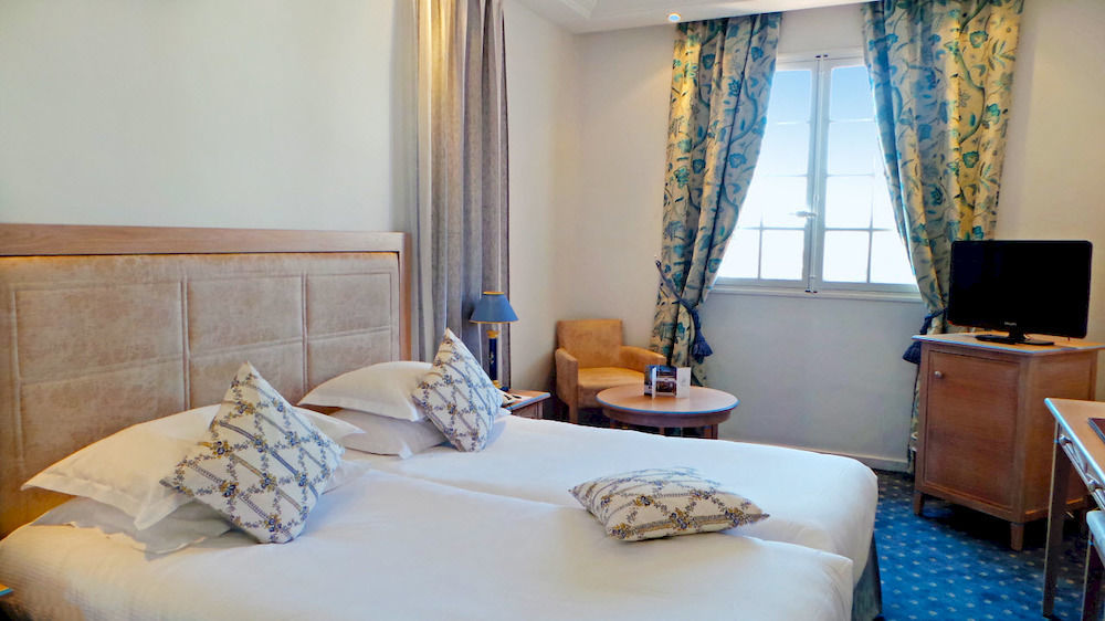 Hotel Giraglia Grimaud Exterior photo